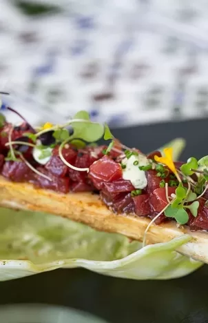 Tartar de atún y tuétano - Cervezas San Miguel