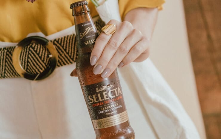 Selecta es una cerveza extra tostada de maduración en bodega para paladares muy exigentes. Porque saber elegir sabe a Selecta.