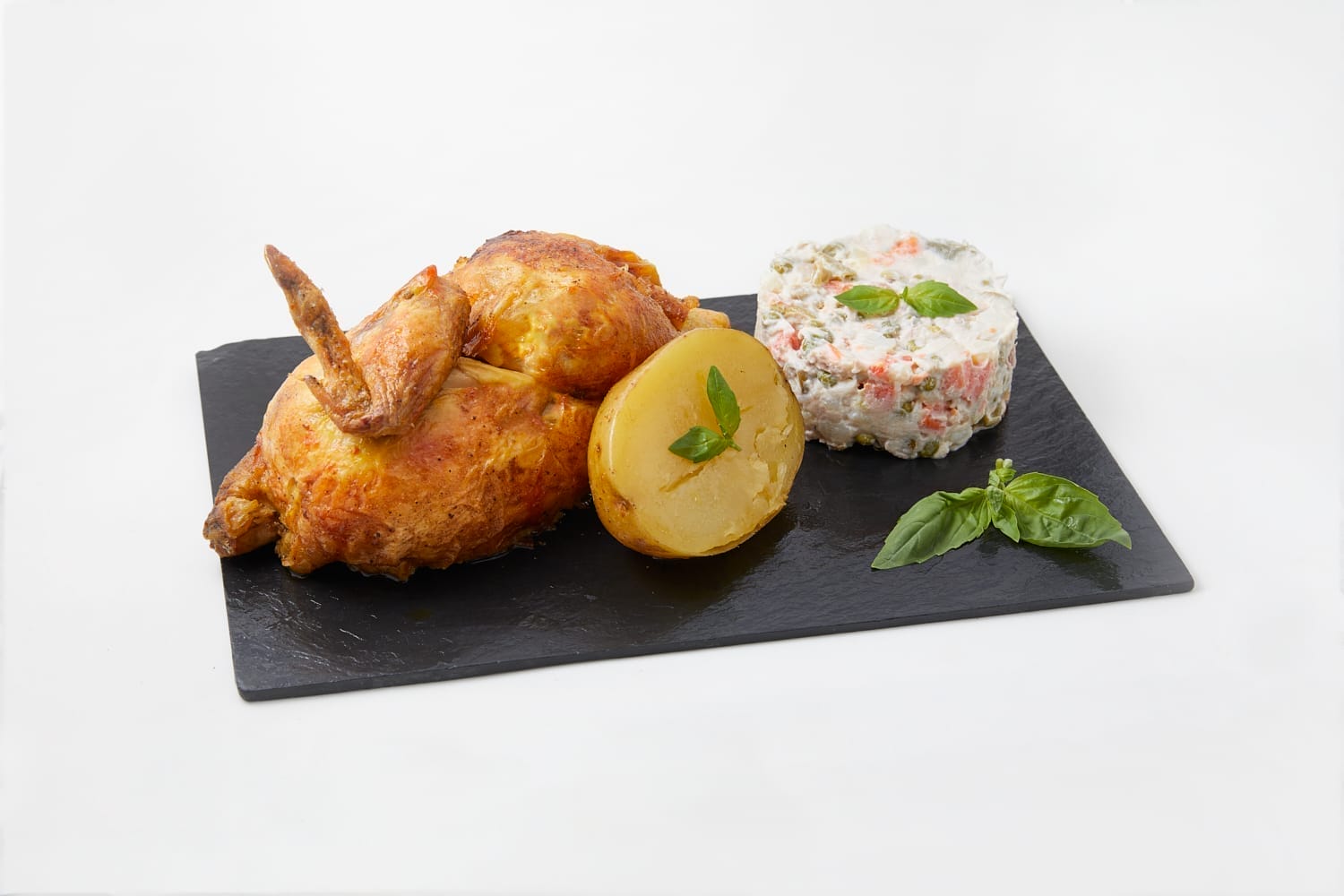 Medio pollo con ensaladilla rusa