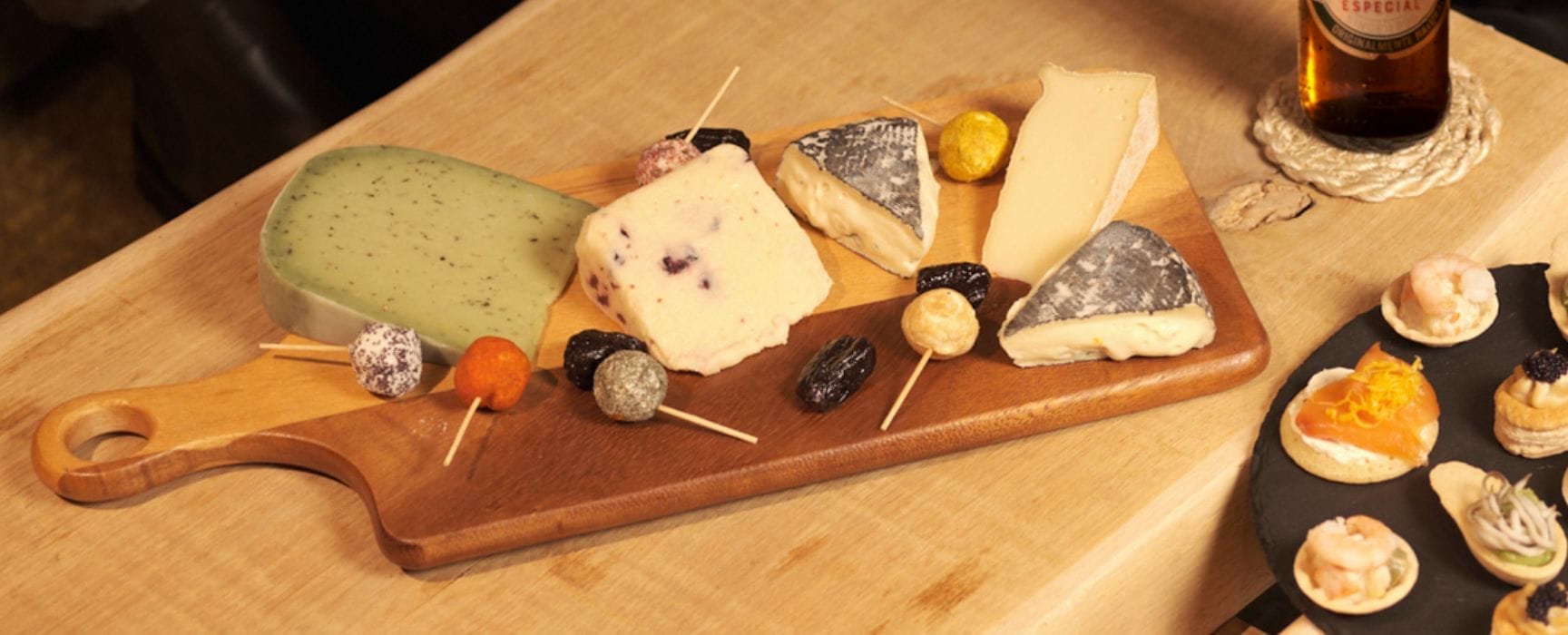 San Miguel Especial ❤️ International cheese platter