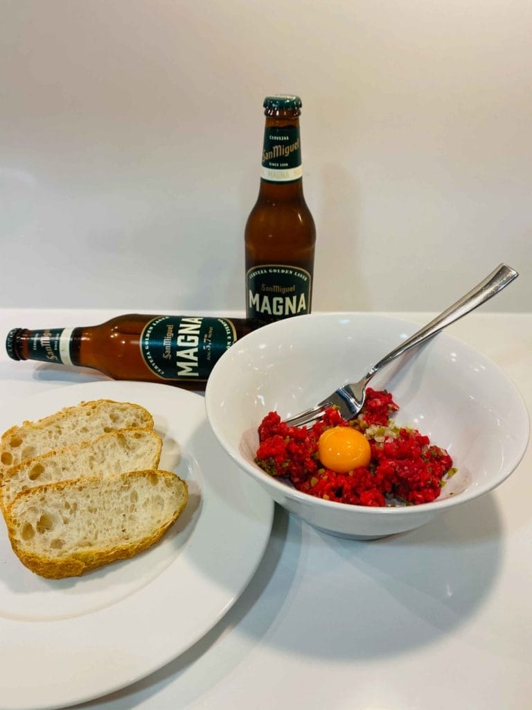 Maridaje Steak Tartar de vacuno con cerveza Magna San Miguel 